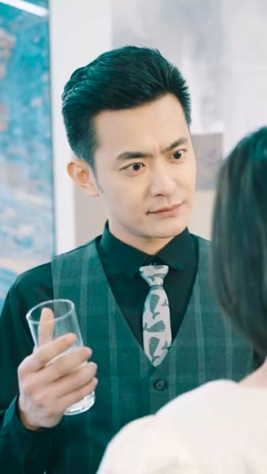 爱你如坠烟海(54集) 爱你如坠烟海(54集)短剧全集连看不停歇