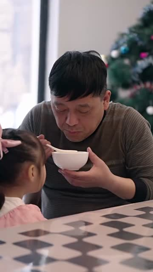 忘了爸爸的样子(72集) 忘了爸爸的样子(72集)短剧全集热力排行榜之一