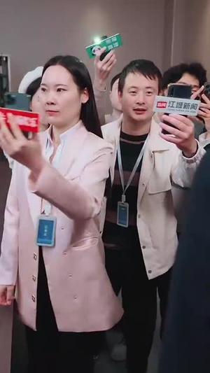 顾总每天都想凭儿子上位(71集) 顾总每天都想凭儿子上位(71集)短剧全集无删完整版