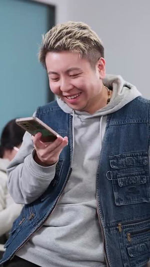 假装上班逆袭攻略(51集) 假装上班逆袭攻略(51集)短剧全集投屏大屏看