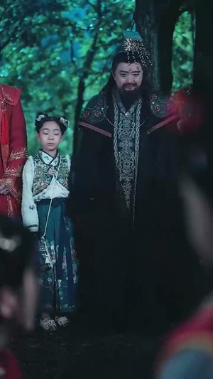 灾年全村啃树皮我带全家吃上席(79集) 灾年全村啃树皮我带全家吃上席(79集)短剧全集热力排行榜之一